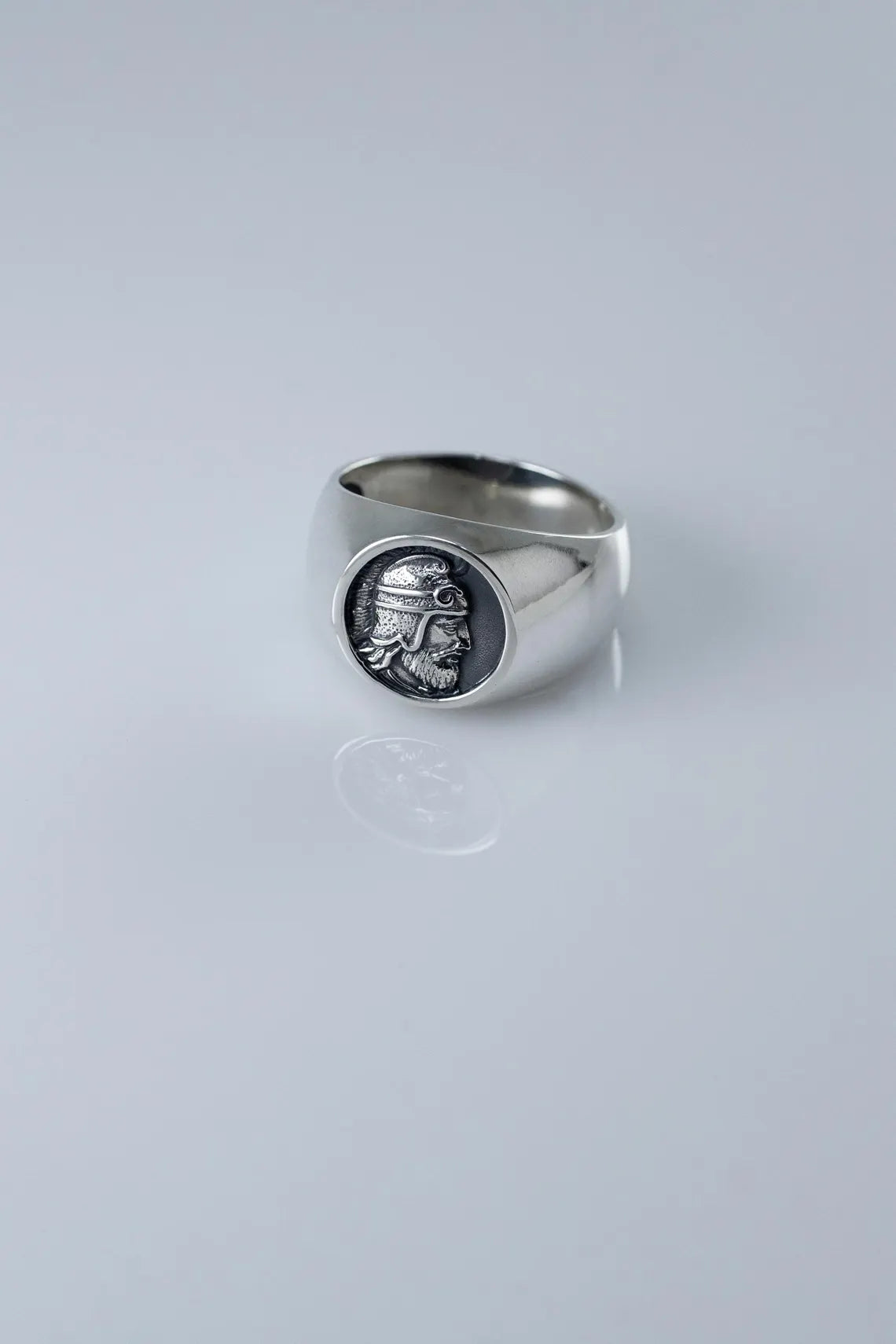 Cultural heritage silver ring with warrior engraving design