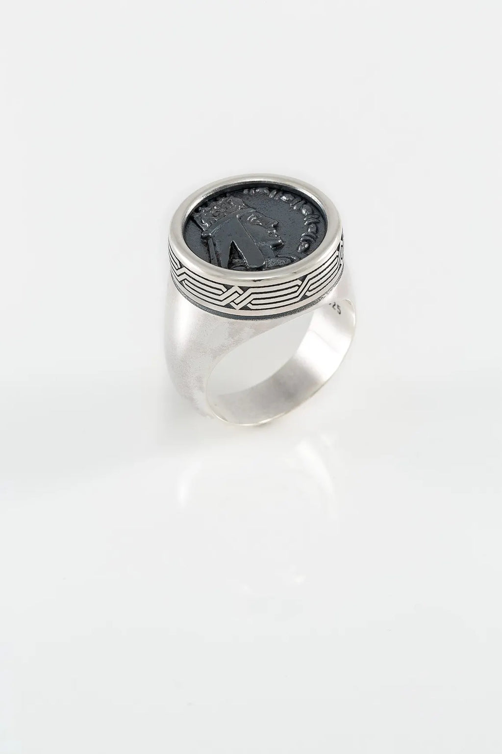 Historical coin ring featuring Tigran the Great