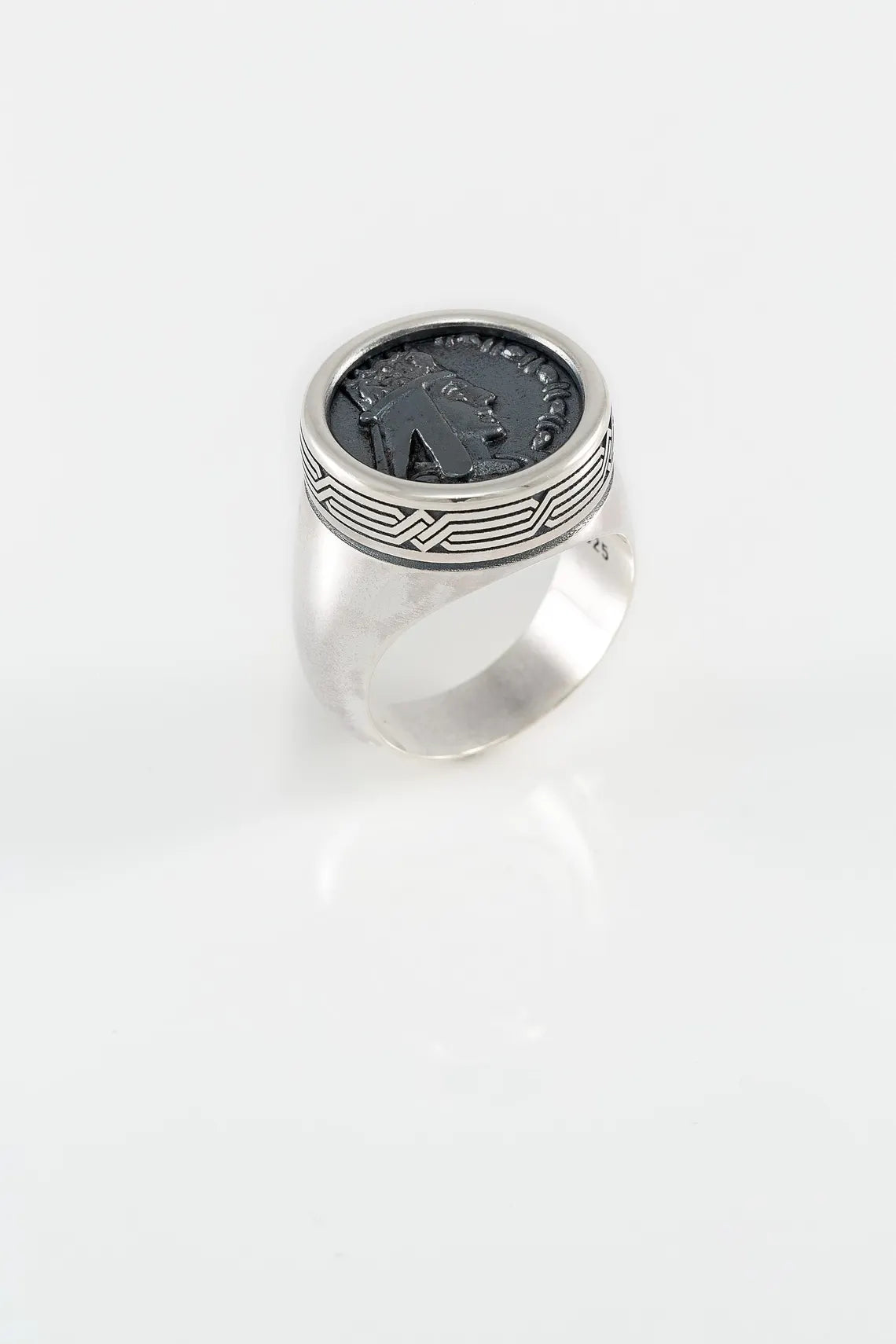 Historical coin ring featuring Tigran the Great
