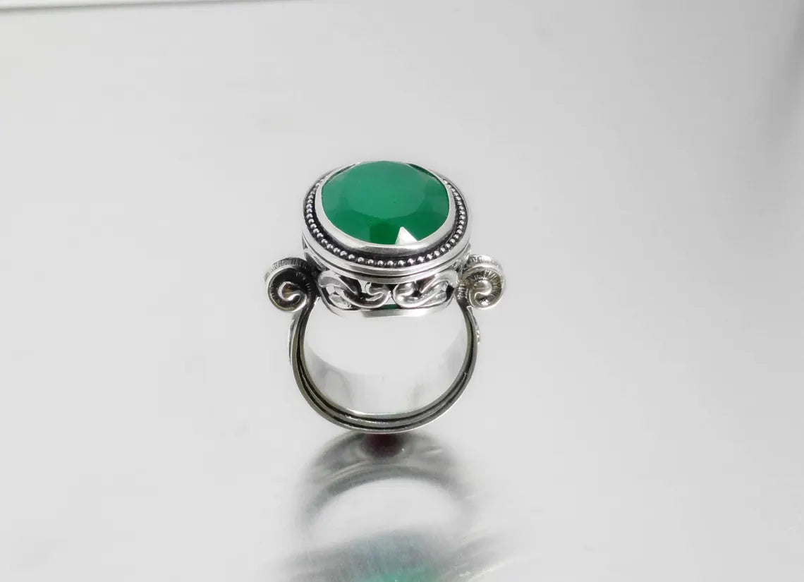 Vintage style artisan jewelry ring handmade in Armenia