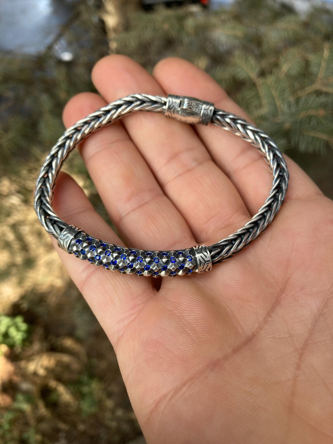 Handmade unisex silver bracelet
