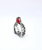 Sculptural DNA inspired statement ring in 925 silver