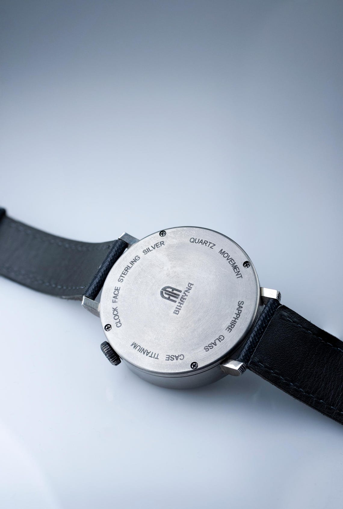 Minimalist Black Dial Men’s Wristwatch