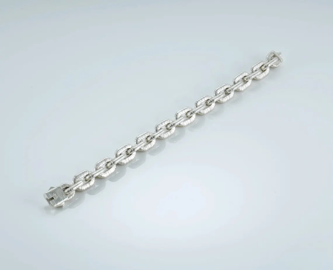Bold silver chain bracelet