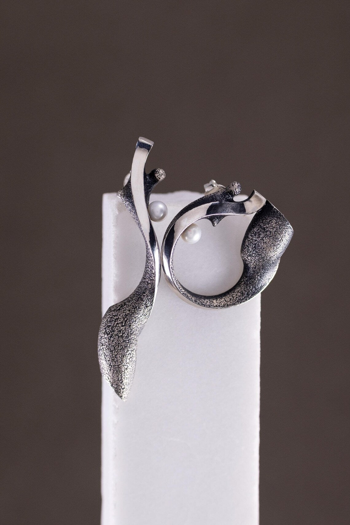 Sculptural Pearl Silver Earrings product image 11