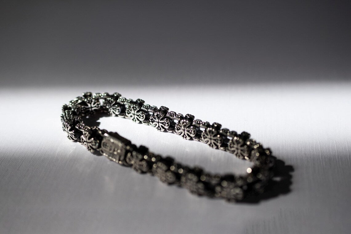 Cross link silver chain bracelet
