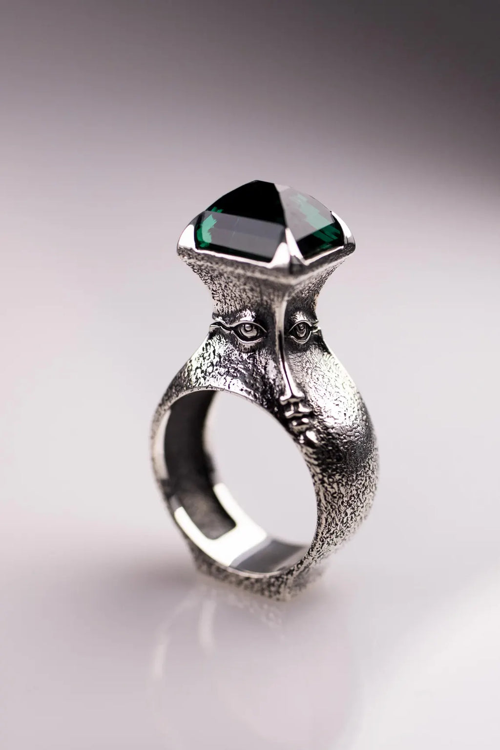 Sculptural statement ring in 925 silver