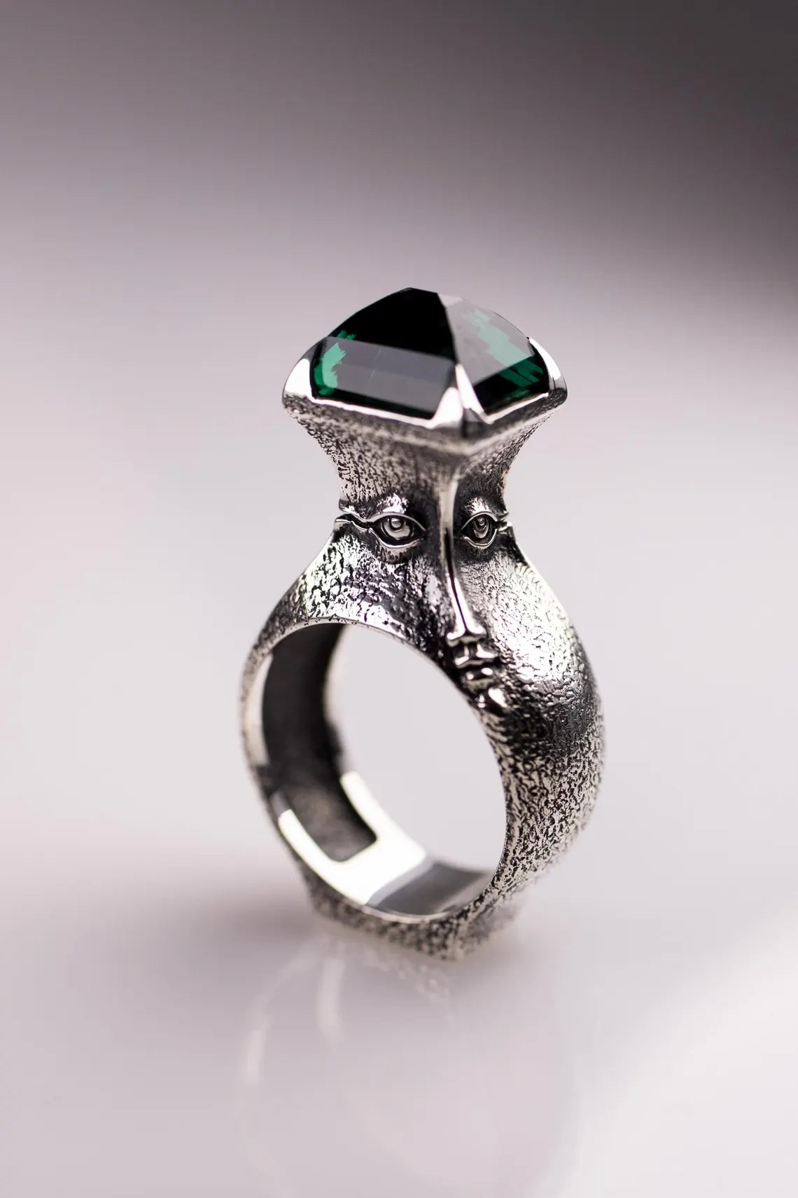 Sculptural statement ring in 925 silver