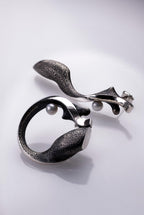 Organic modern art earrings inspired by woman silhouette design