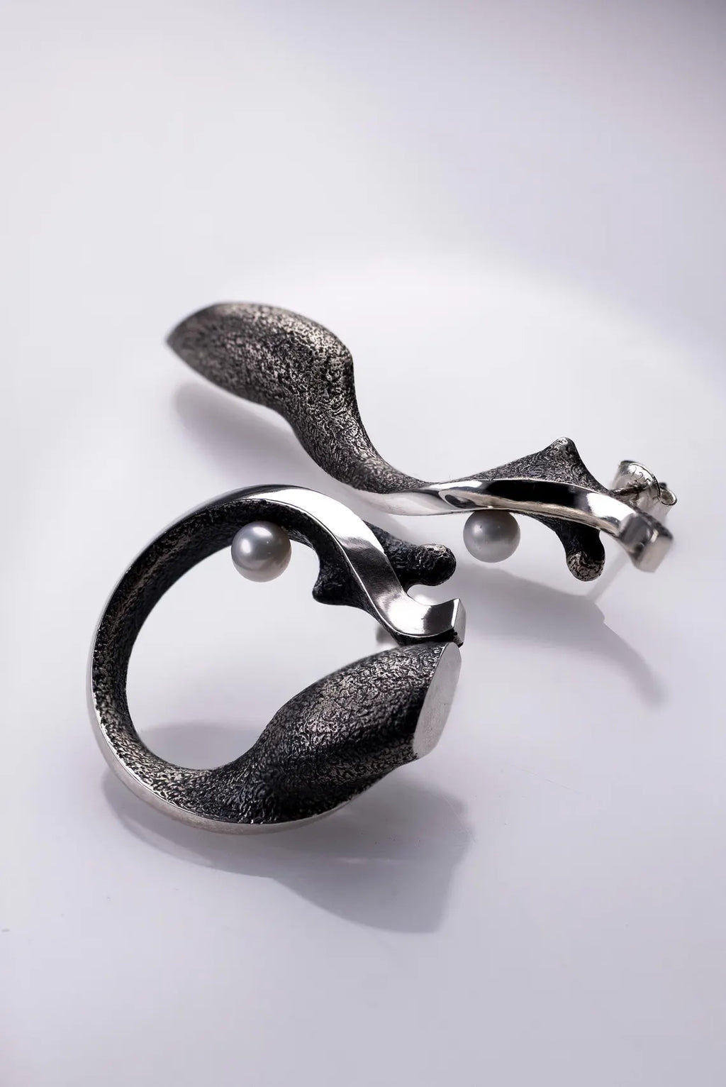 Contemporary sterling silver body art necklace