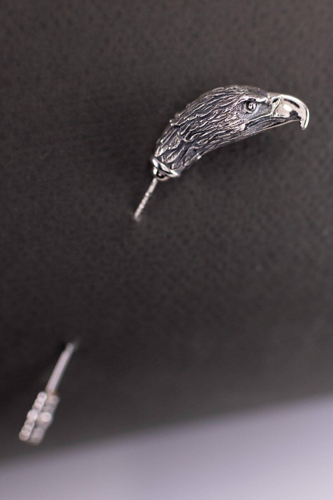 Oxidized eagle brooch for suit