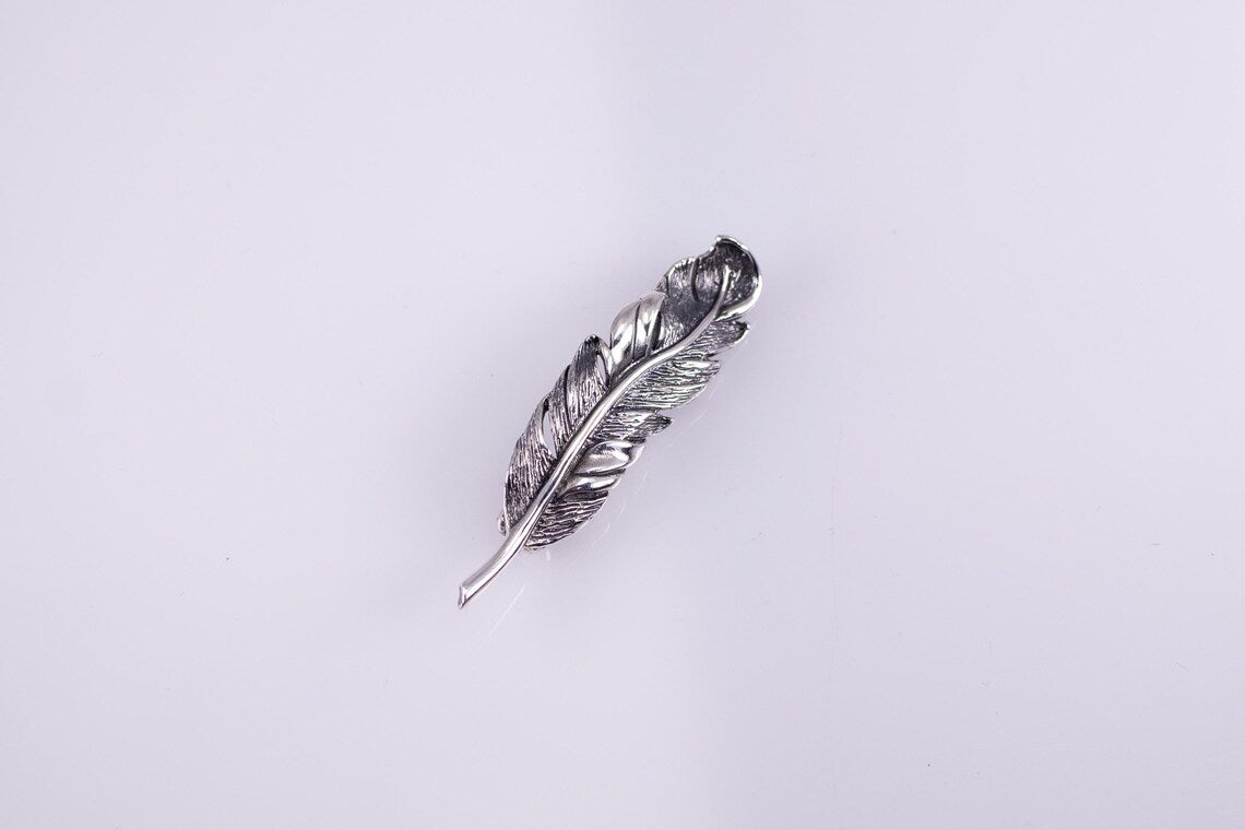 Feather brooch for jacket