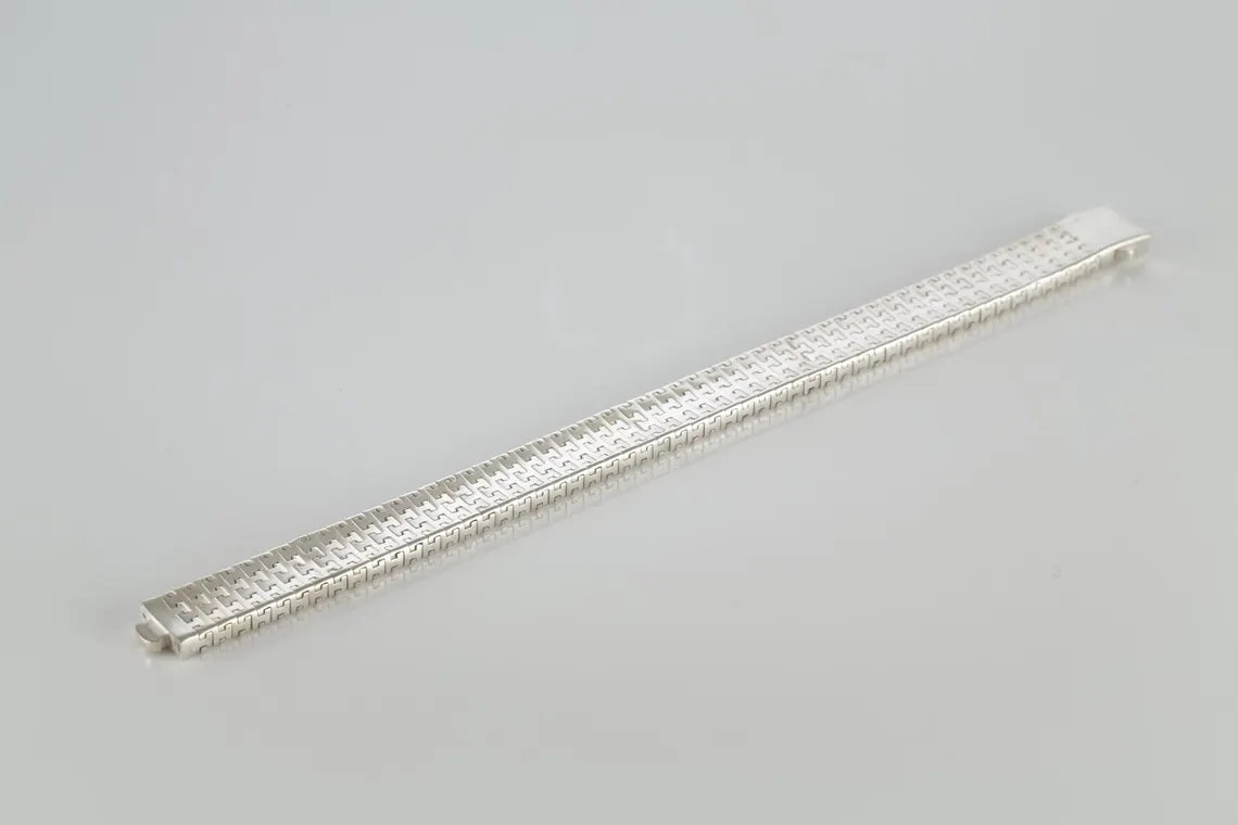 Elegant silver bracelet gift